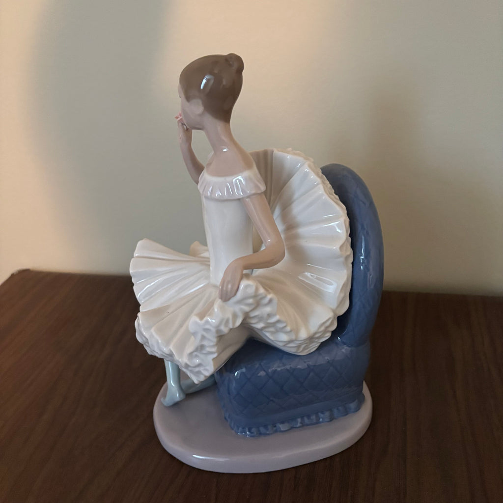 D151 9” Tall Vintage Nao Ballerina ceramic figurine