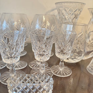 VINTAGE CRYSTAL AND GLASS GROUPING - P108