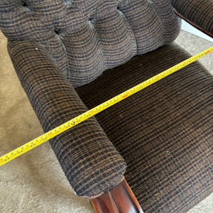 OVERSIZED VINTAGE CHAIR - P234