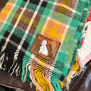 4 VINTAGE BLANKETS - P142