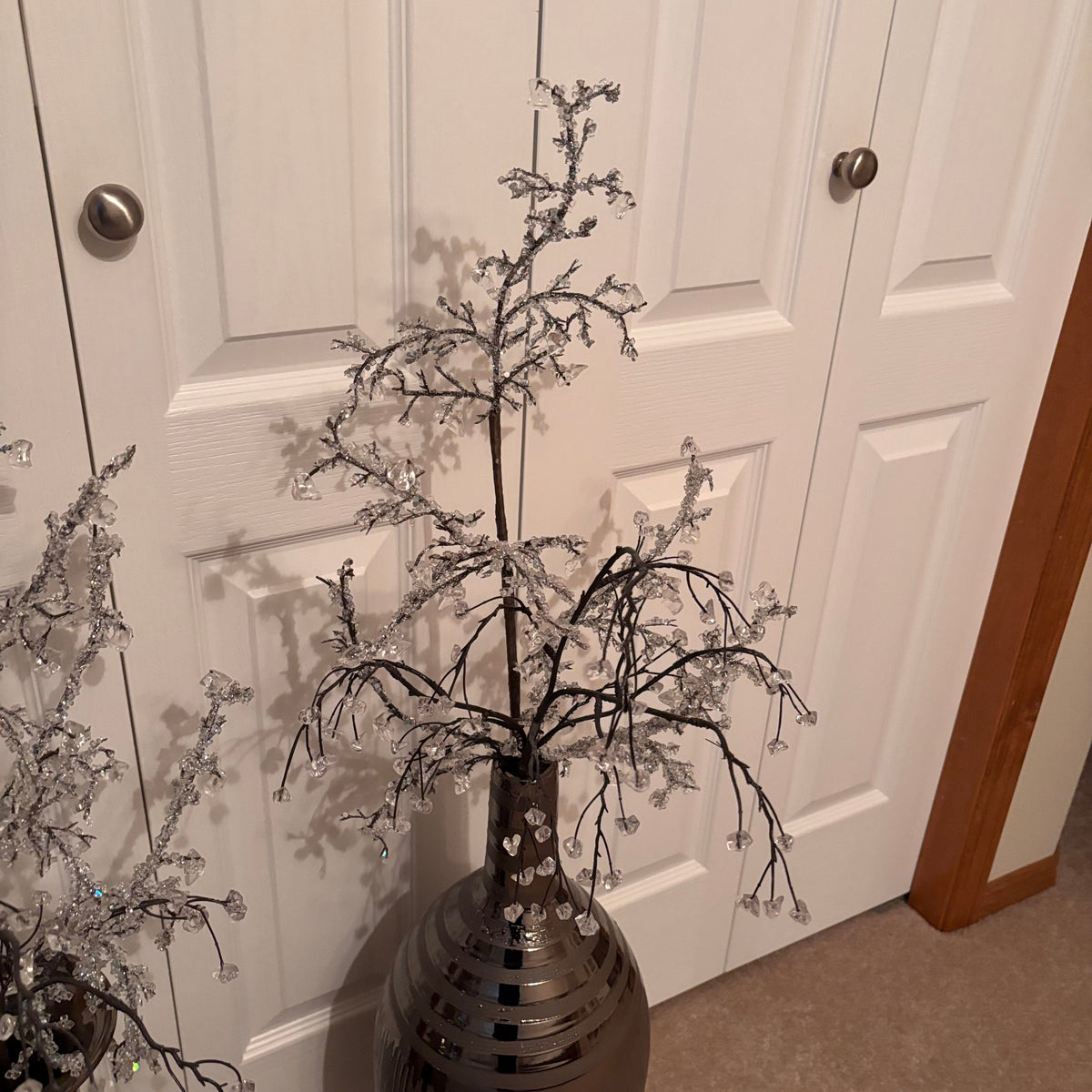 X239 Home decor grouping (dark silver tones)