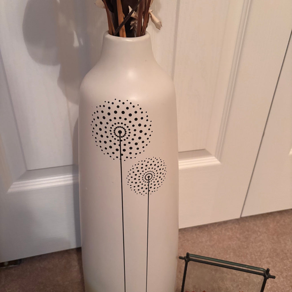 X240 White stoneware Vase grouping