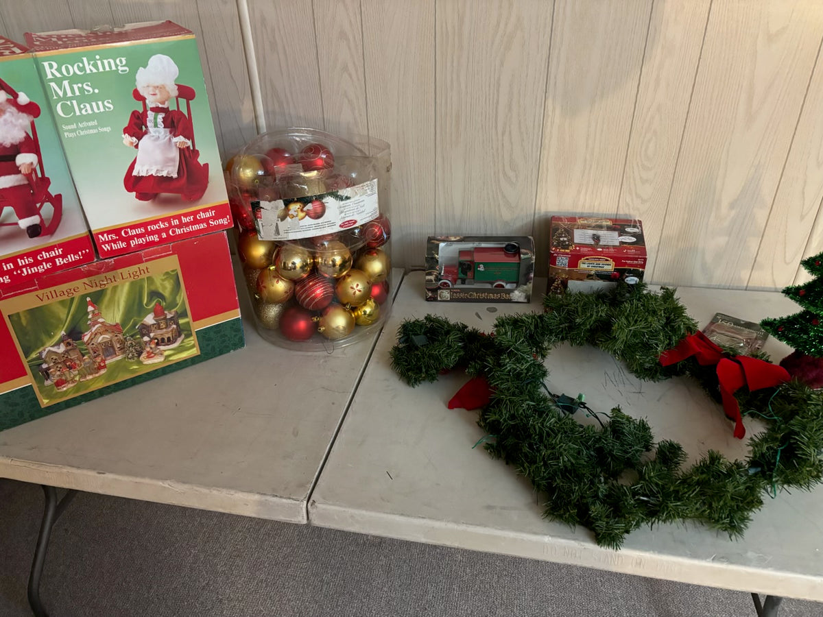 K502B Christmas grouping (lights and more)