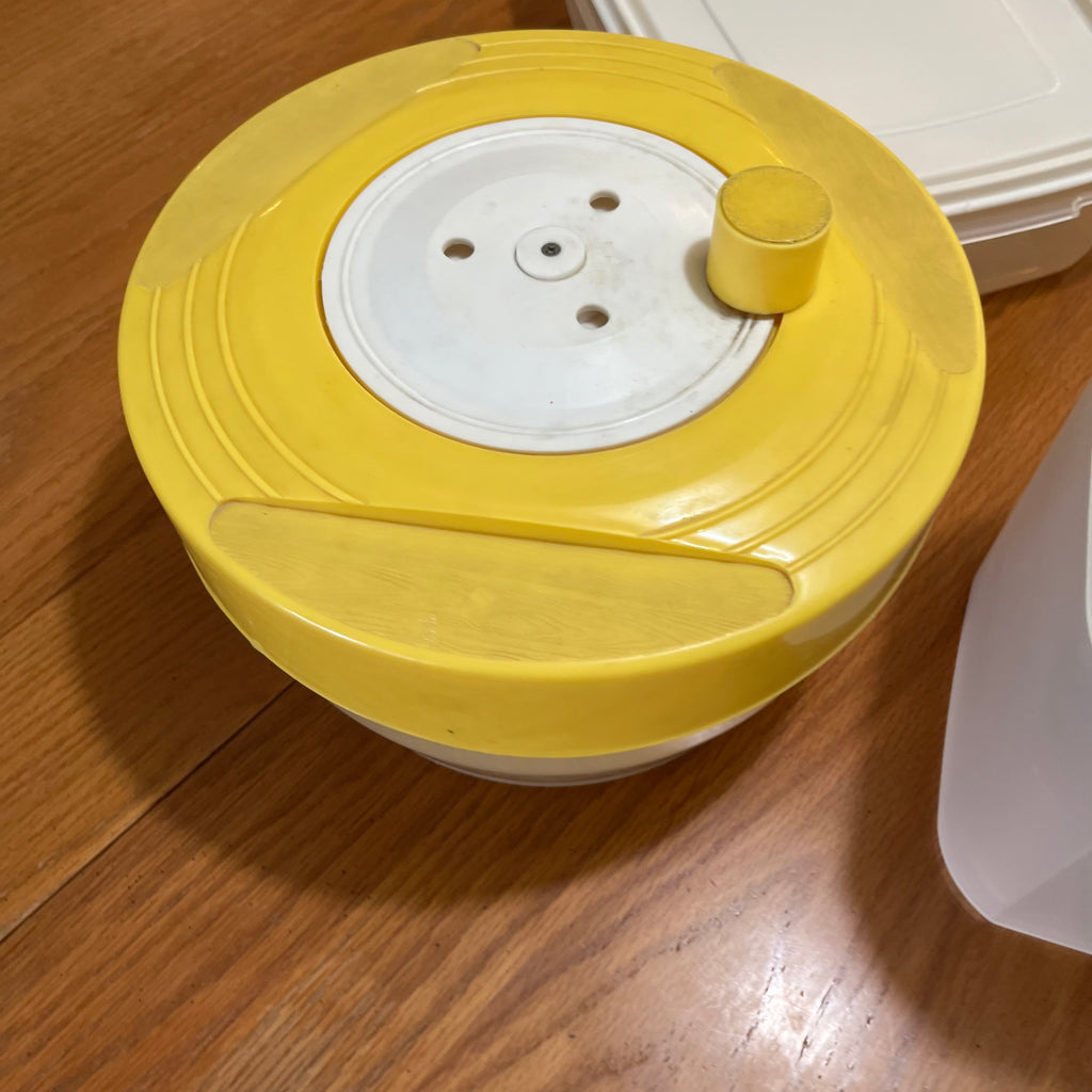 B315 Kitchen grouping (salad spinner and more)