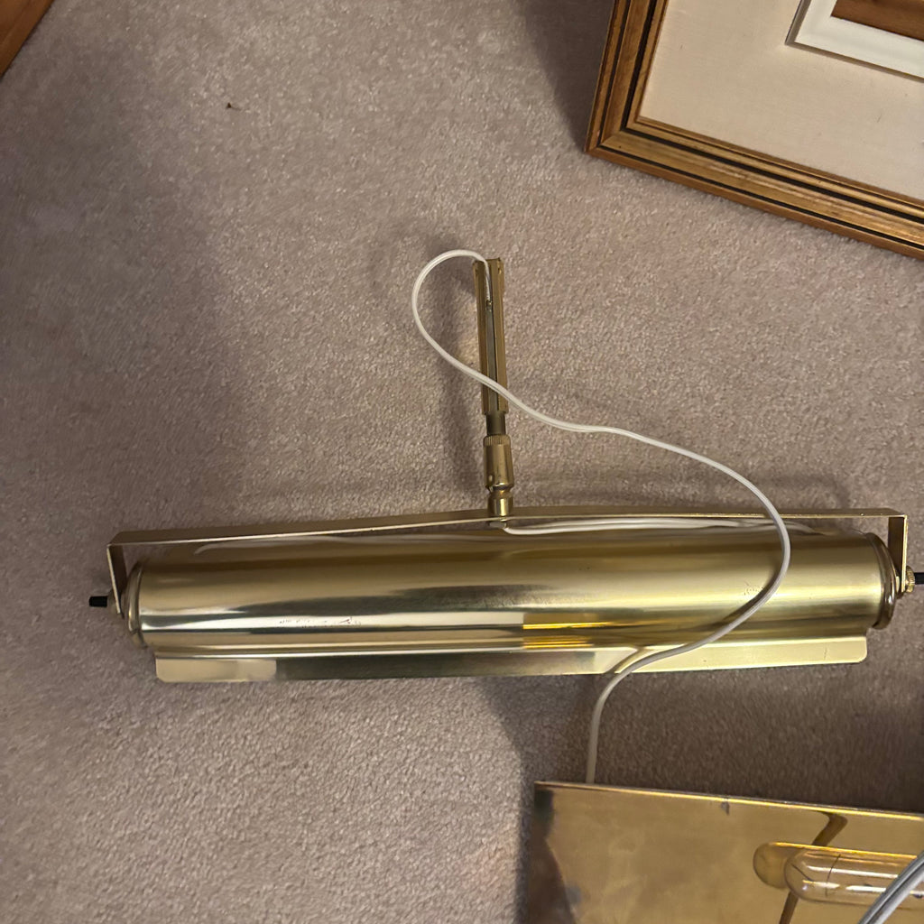 Y157 Picture frames and Picture lights