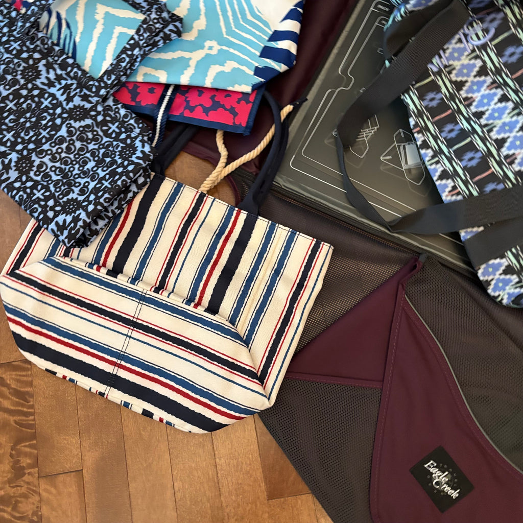 E906 Bags grouping (duffle bag and more)
