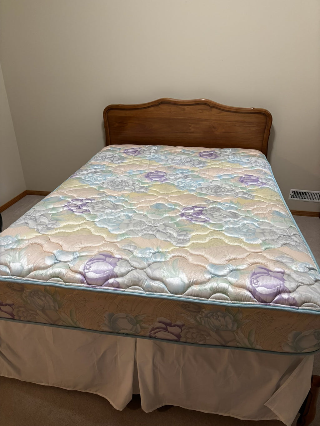 Y207 Double bed with Solid wood headboard and footboard