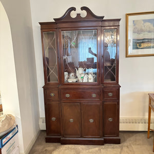 SOLID WOOD VINTAGE CHINA CABINET WITH HIDDEN SECRETARY DESK (CONTENTS NOT INCLUDED) - P136