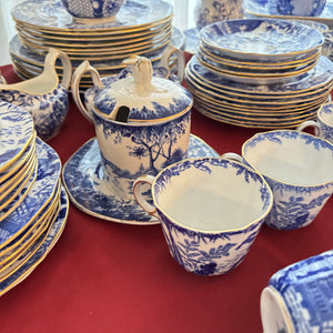 157 PIECE VINTAGE ROYAL CROWN DERBY BLUE MIKADO CHINA (IN EXCELLENT CONDITION) - P104
