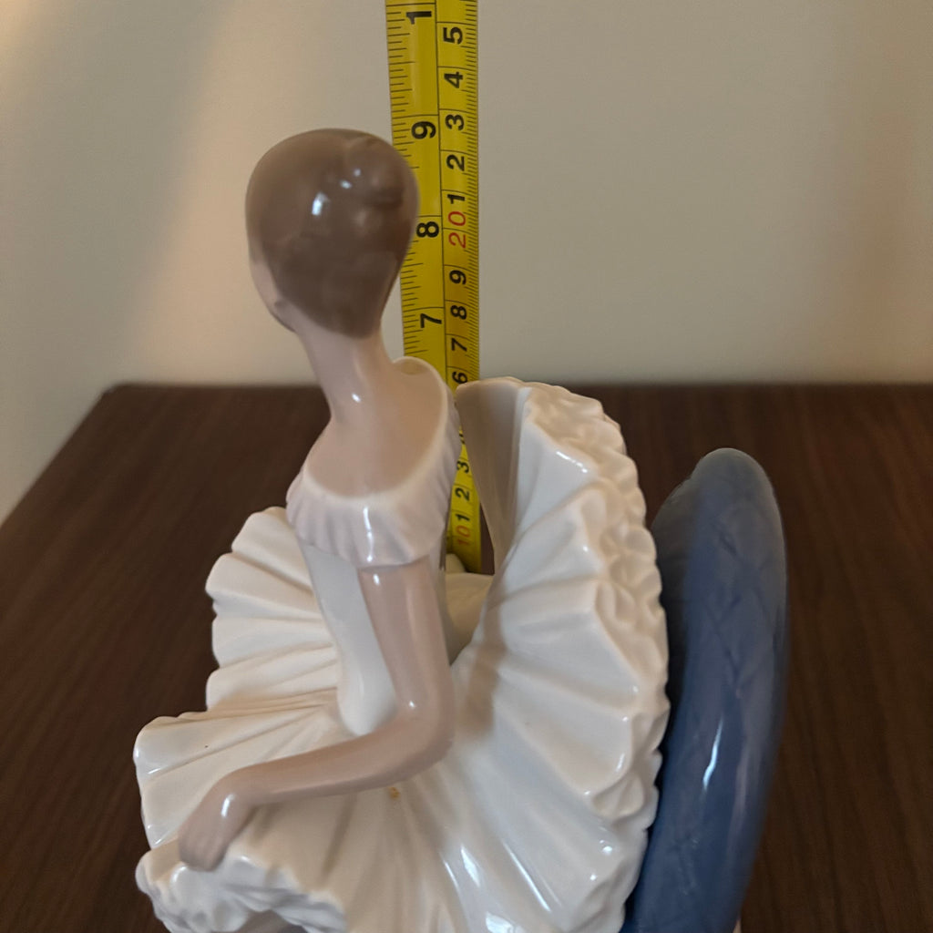 D151 9” Tall Vintage Nao Ballerina ceramic figurine