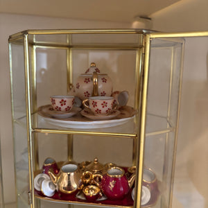 VINTAGE MINI TEACUPS WITH 2 DISPLAY CASES - P257