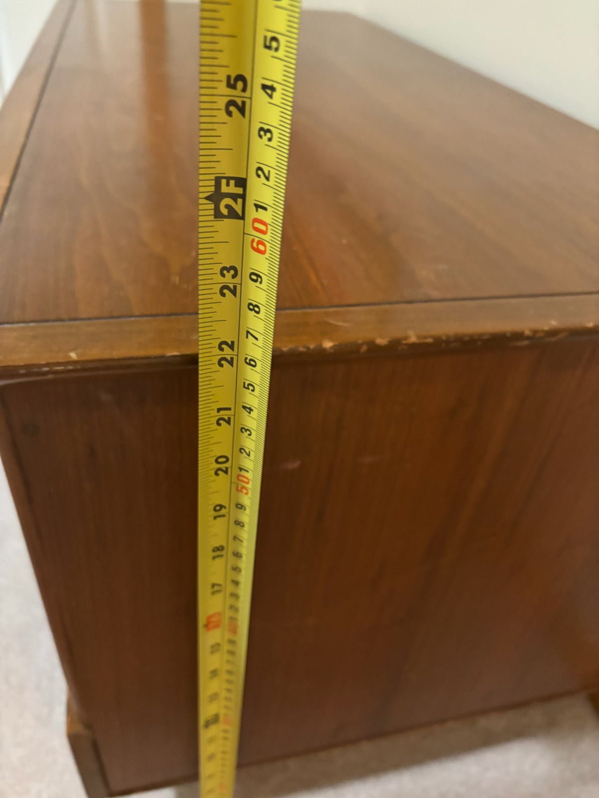 Y206 Vintage cedar lined chest