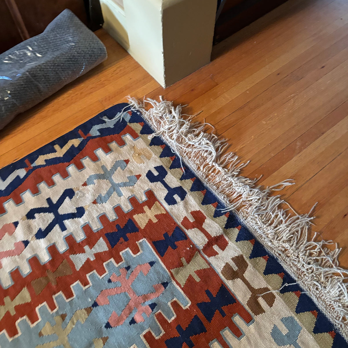 E130 Vintage Cotton/wool rug with underlay (69" x 42")