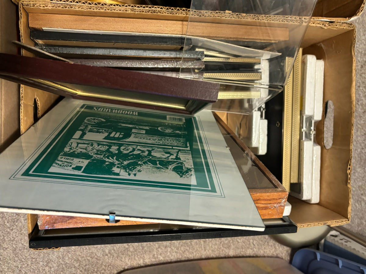 K513B Picture frames and photo albums grouping
