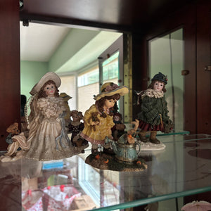 W816 Yesterdays child Figurines grouping