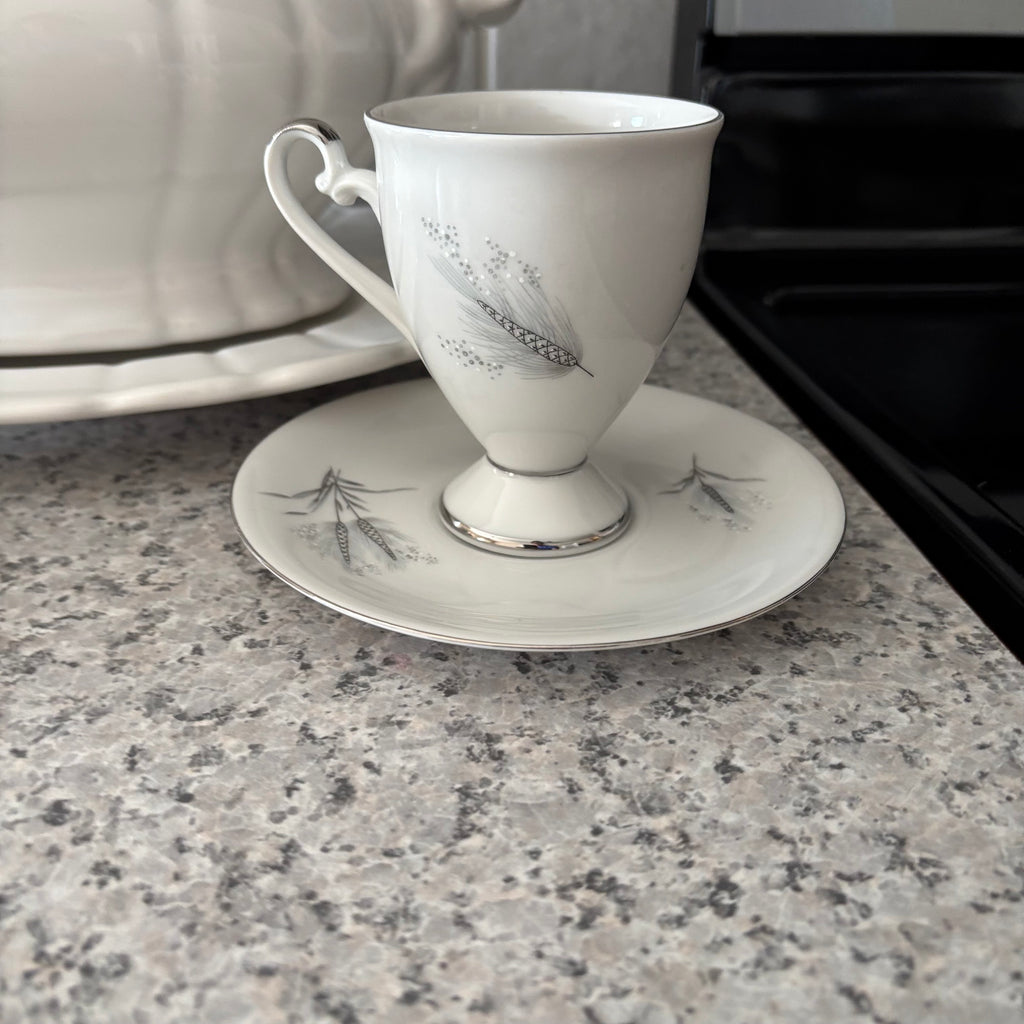 E891 Soup tureen kitchen grouping