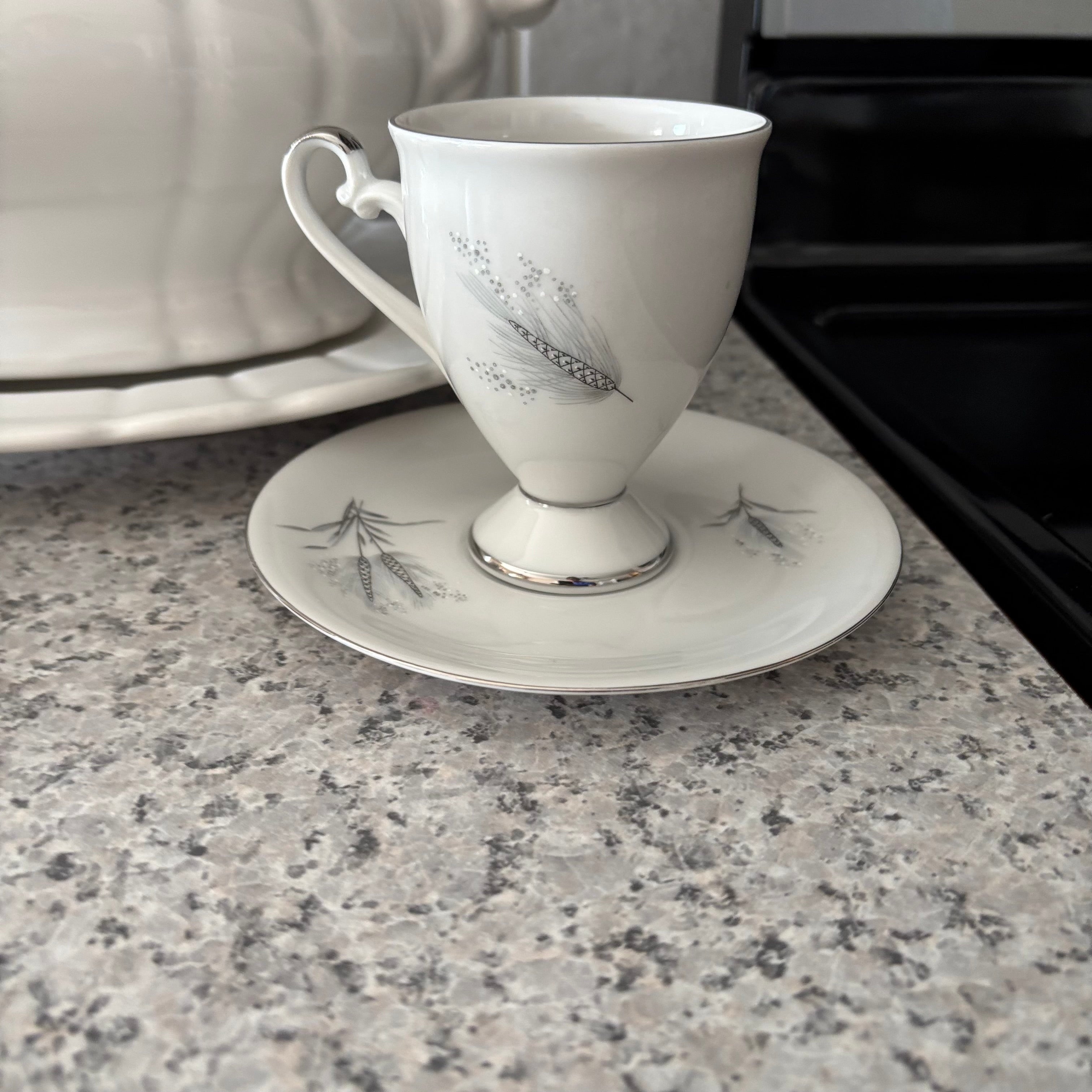 E891 Soup tureen kitchen grouping
