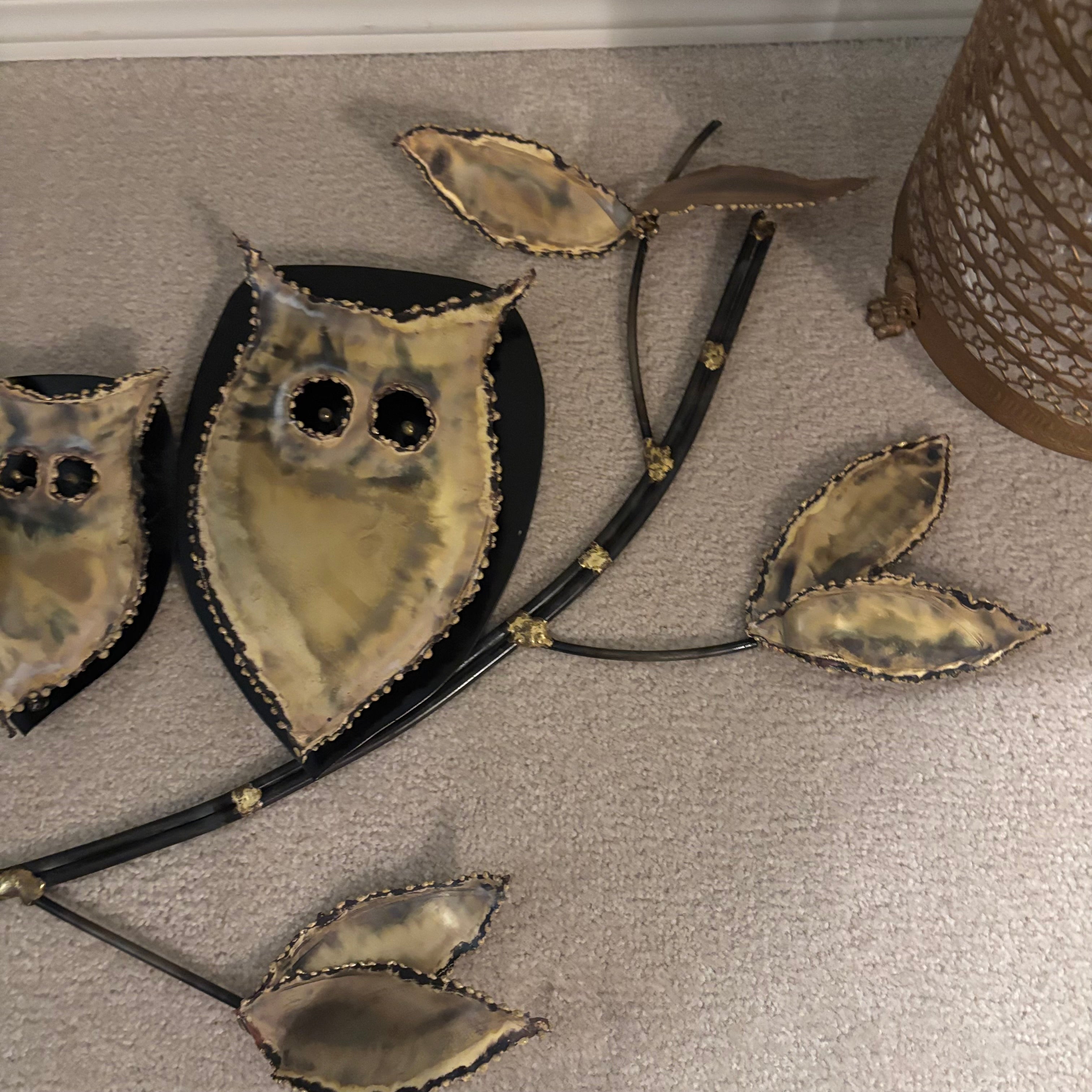 E854 Vintage metal owls wall hanging grouping