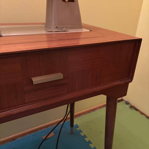 Atomic Singer Sewing Machine in Solid Wood Stand - R302