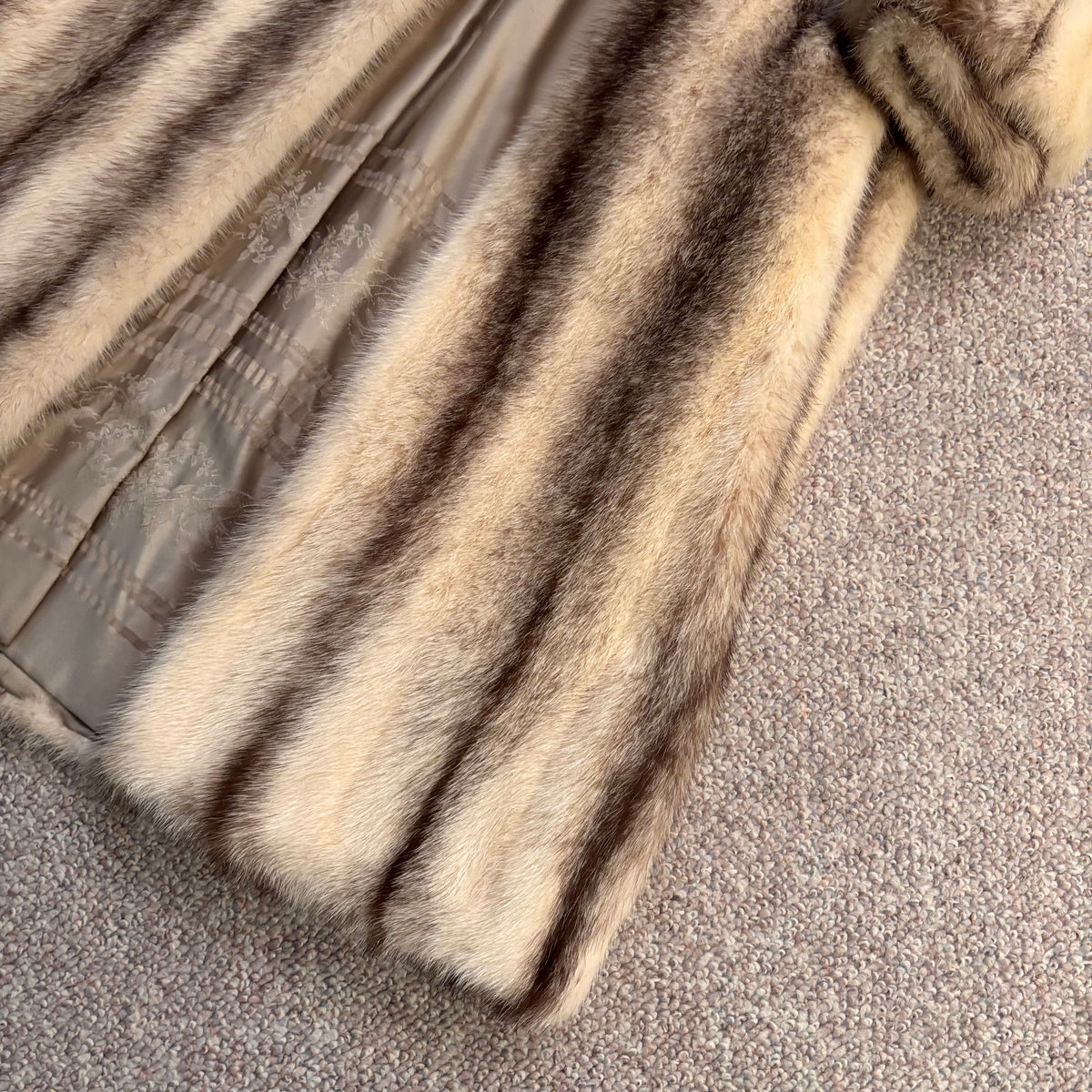 K402 2 vintage fur coats and vintage fur shawl