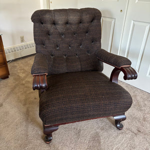 OVERSIZED VINTAGE CHAIR - P234