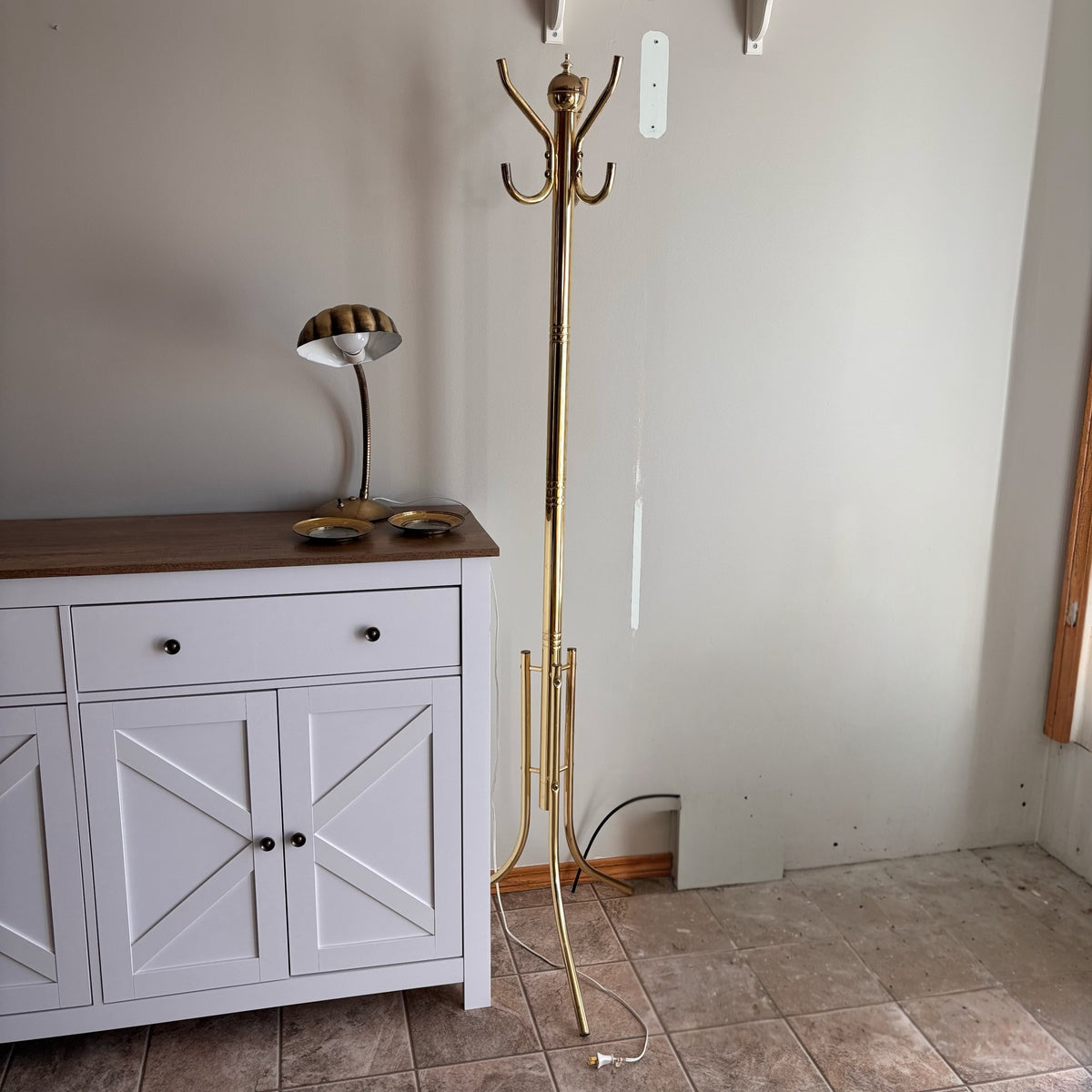 K372 Vintage Brass Grouping (brass base lamp and more) ***cabinet not included