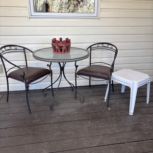 Patio Furniture Grouping (vinyl on chairs has some wear and tear) - S594