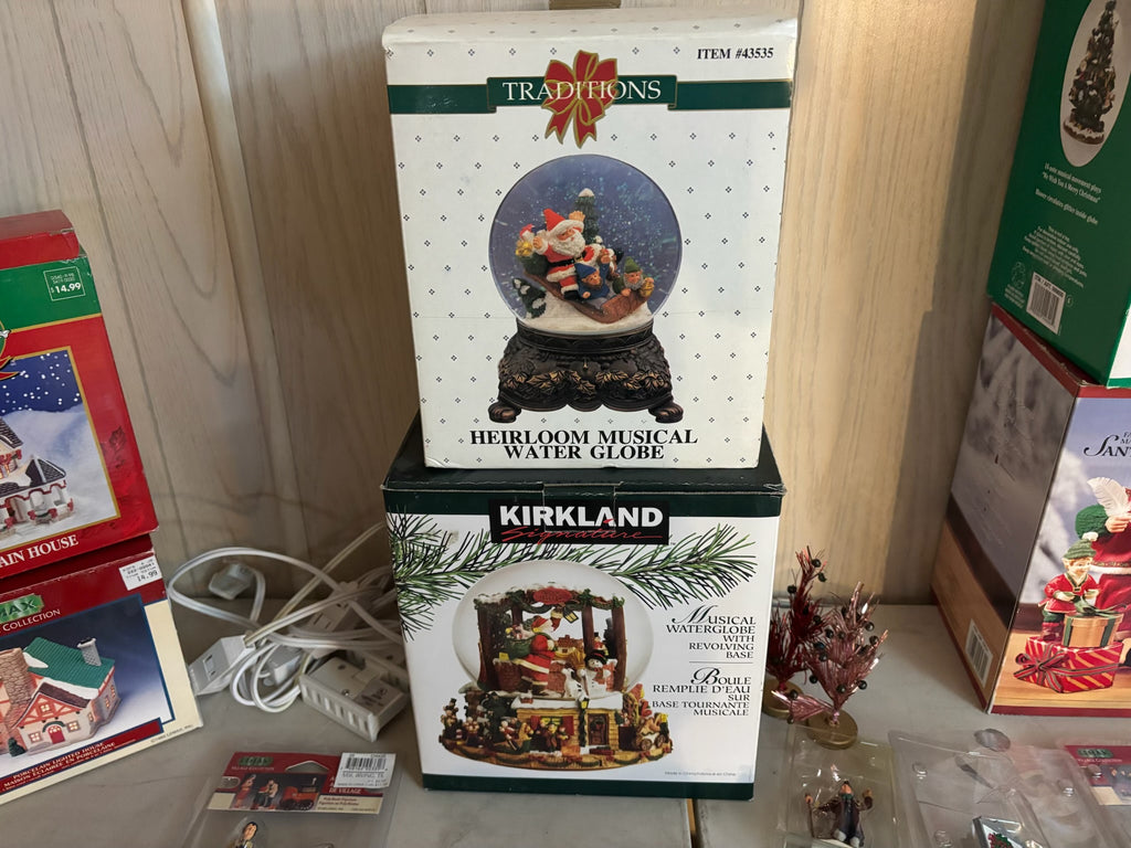 K500B Christmas grouping (villagers and more)