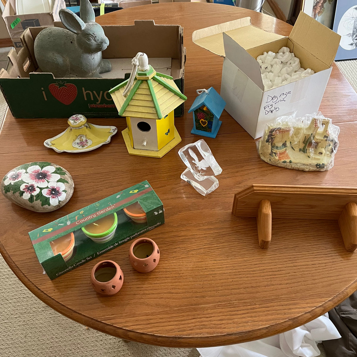 B330 Home decor grouping (vintage porcelain ink well and more)