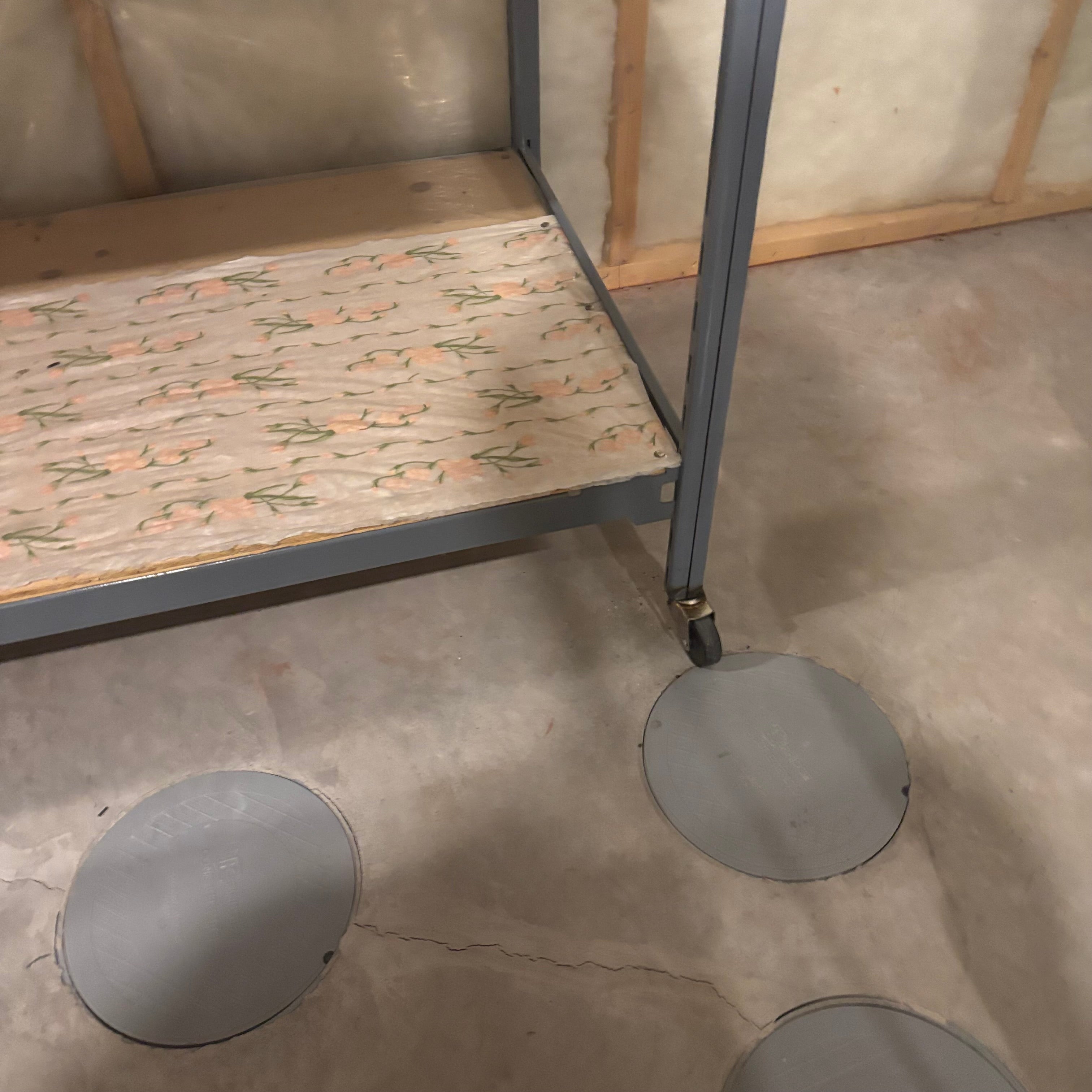 E868 Single large metal shelving unit