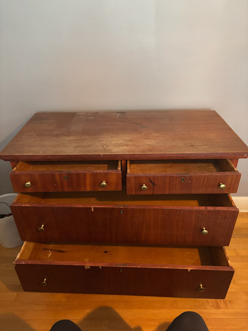 E328 Antique solid wood 4 drawer dresser (34" x 45" x 22")