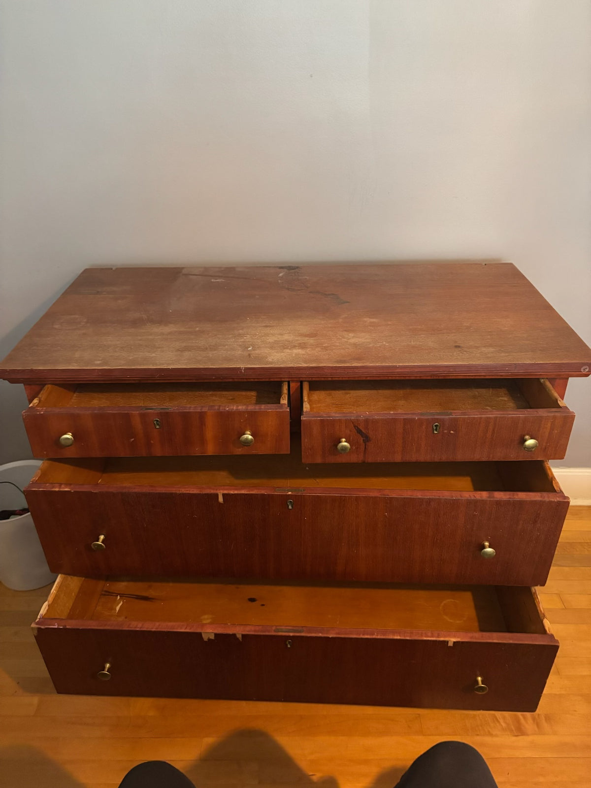 E328 Antique solid wood 4 drawer dresser (34" x 45" x 22")