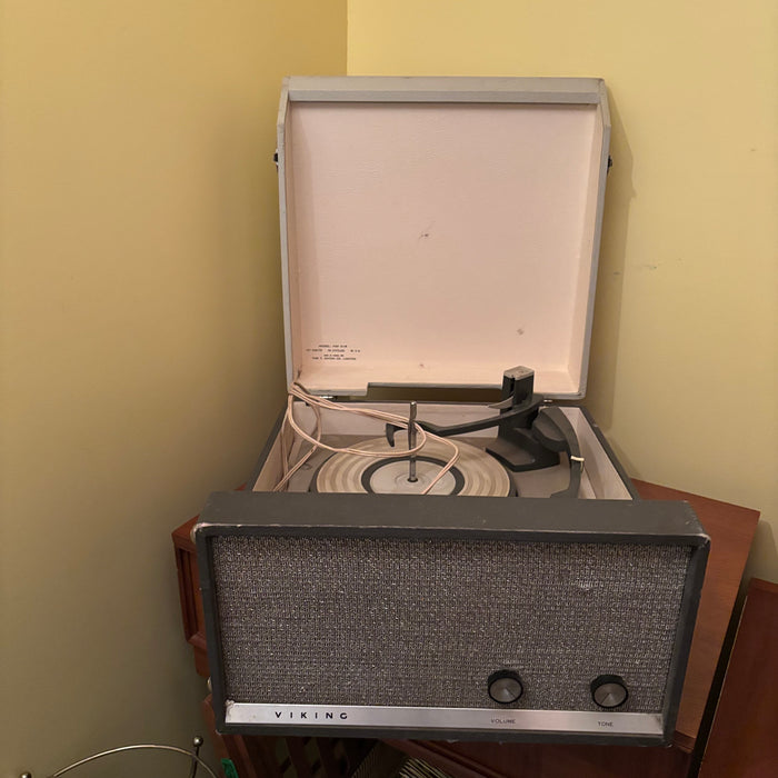 Vintage Viking PAP 511R Record Player (works) - R314