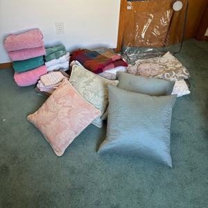 Linens and Towels Grouping - C456