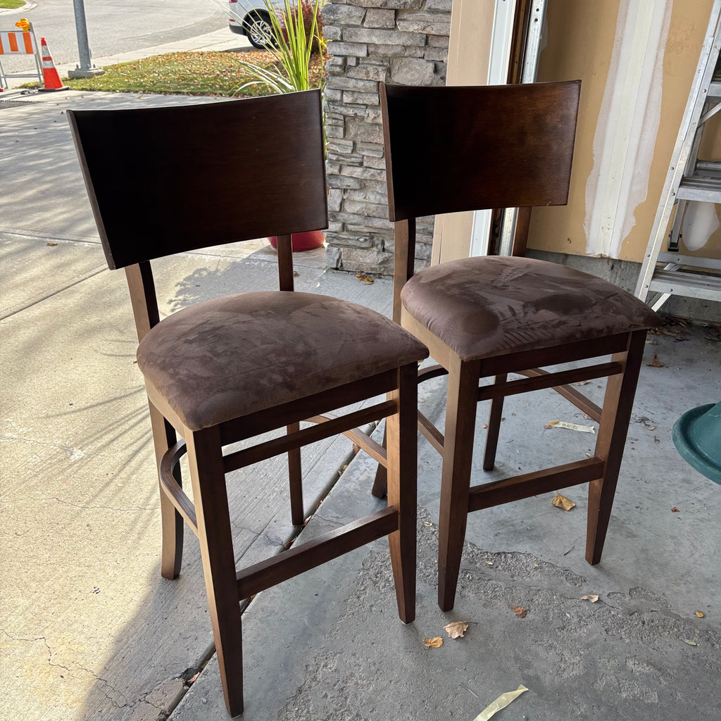 Y154 Set of 2 Countertop Height stools with brown microfibre seats