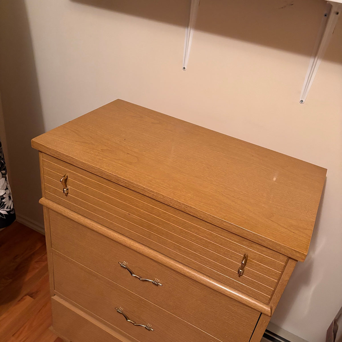F400 Mid century solid wood 4 drawer dresser