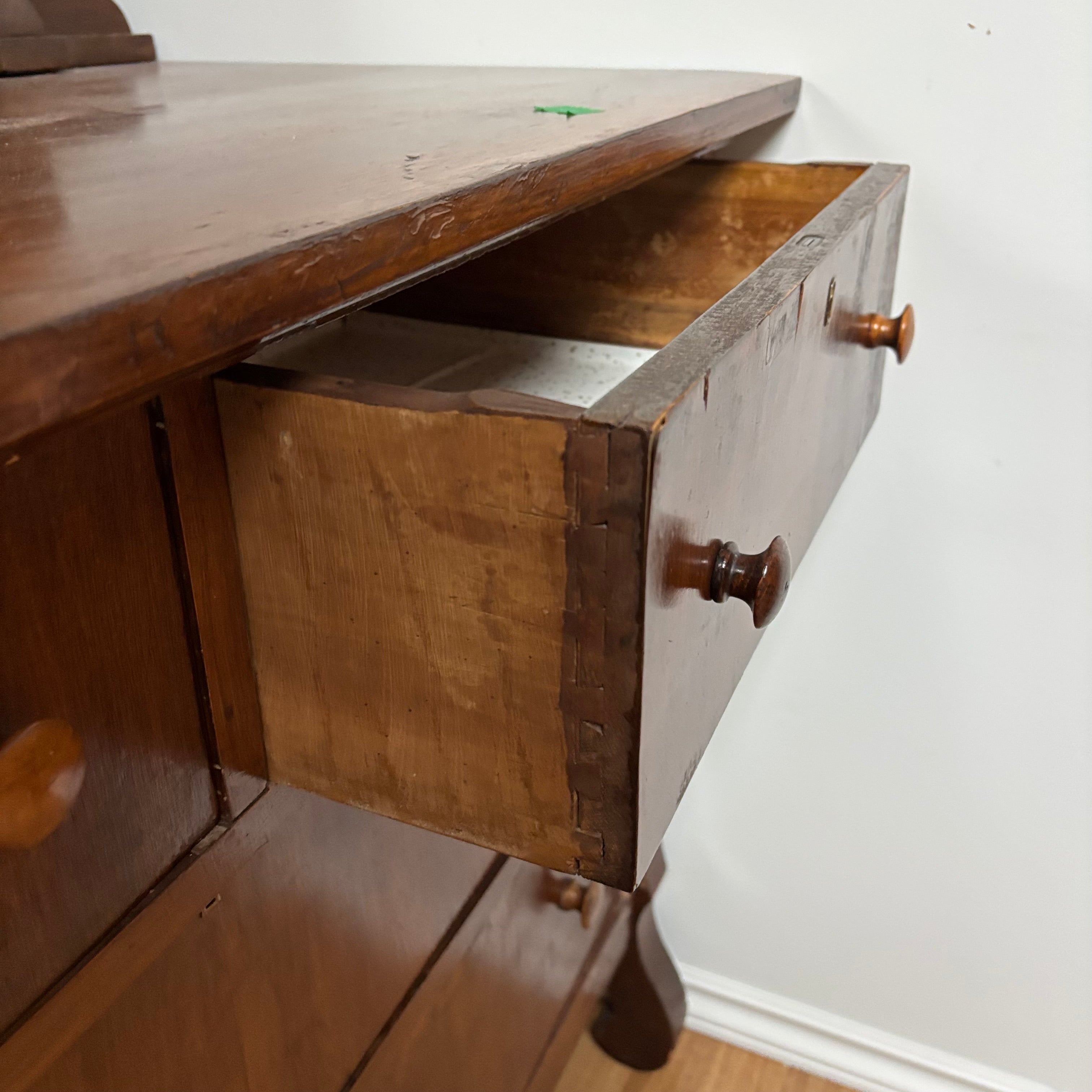 F180 Solid wood antique 4 Drawer dresser with mirror (some dings/separation along edges of drawer)