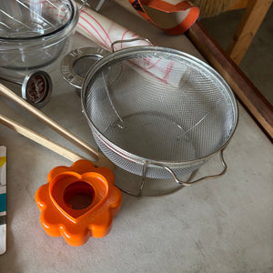 Kitchen Grouping (Strainers, White Bowl and More) - M365