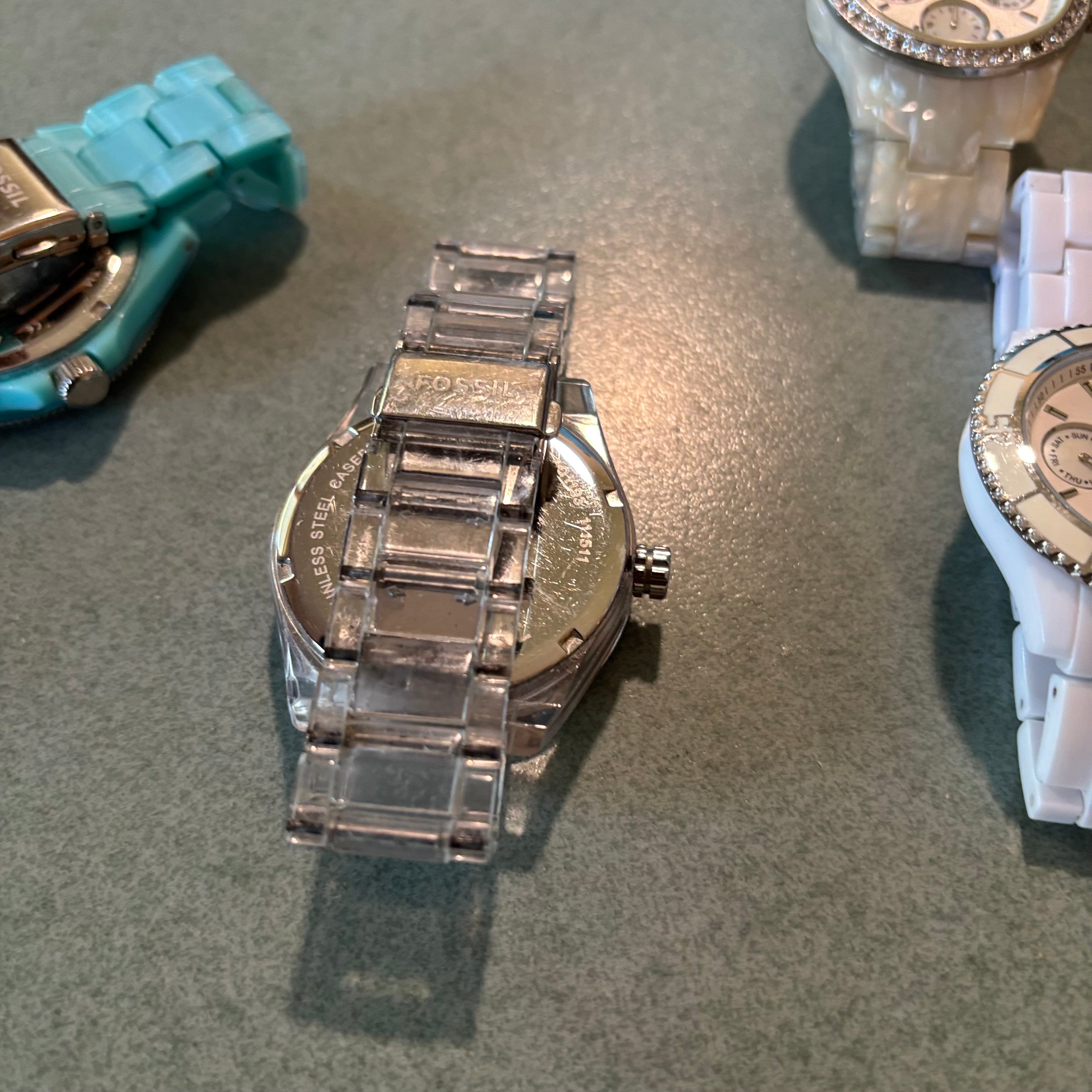 D100 Fossil Watches Grouping (plastic bands)