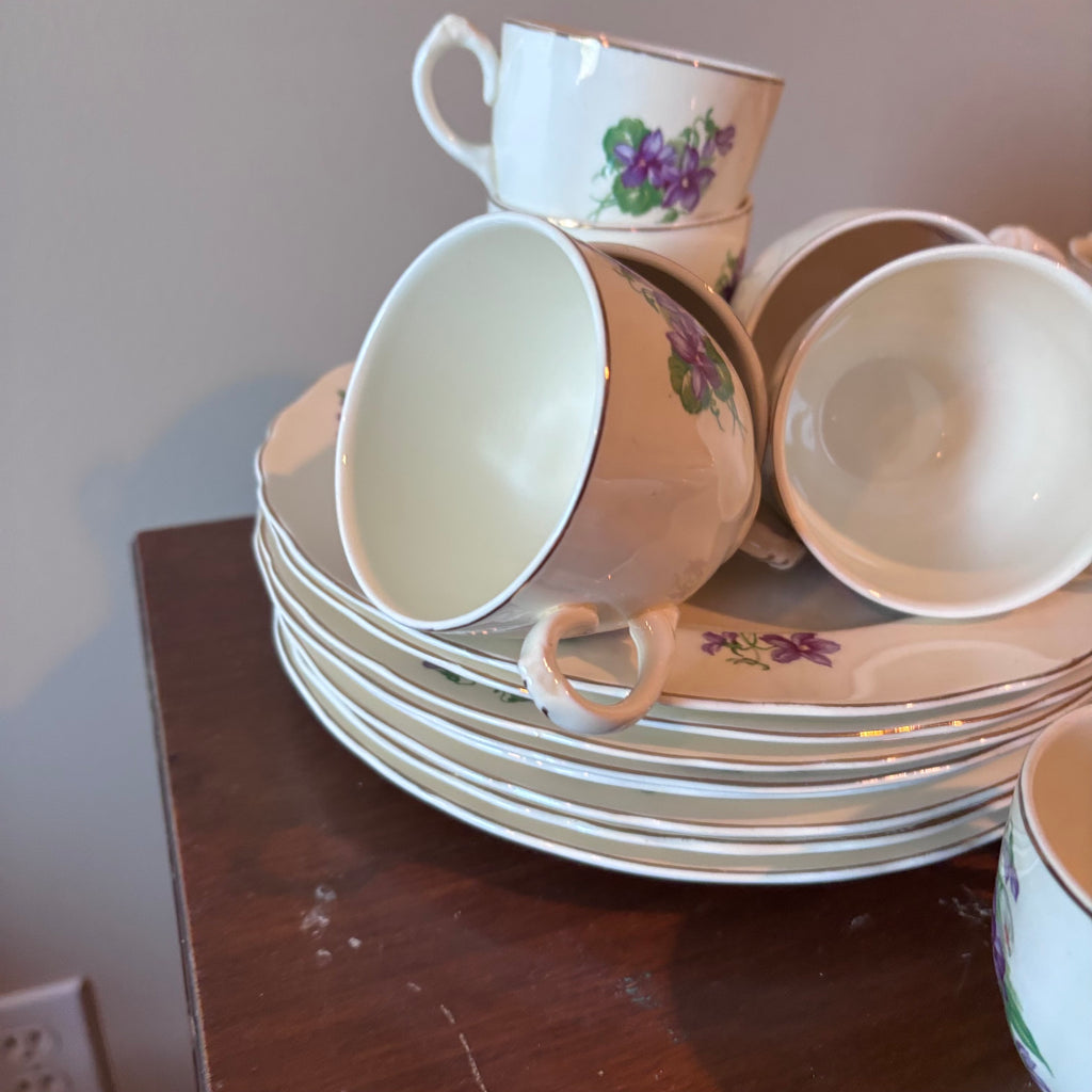 X259 58 Piece Vintage Imperial Porcelain China grouping