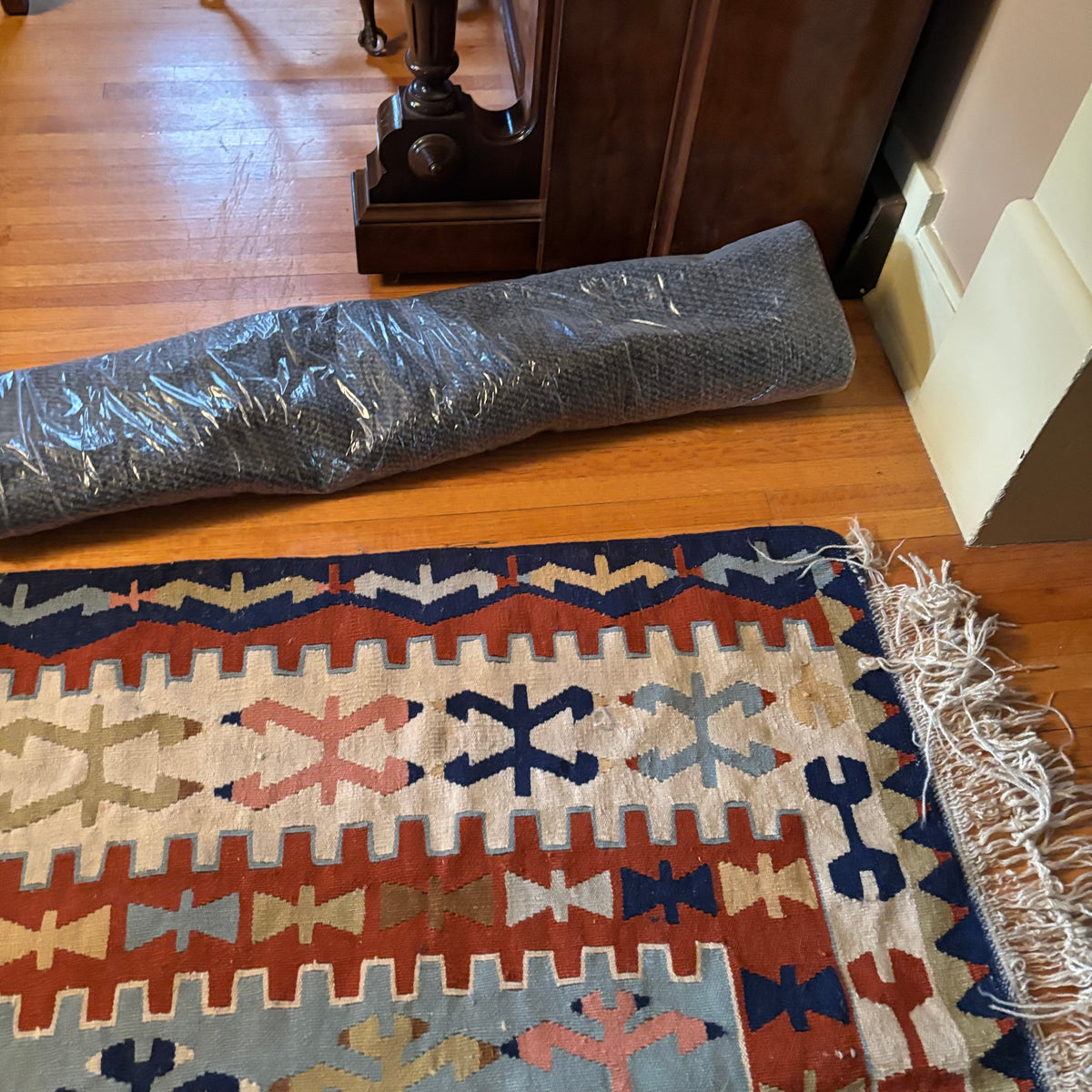 E130 Vintage Cotton/wool rug with underlay (69" x 42")