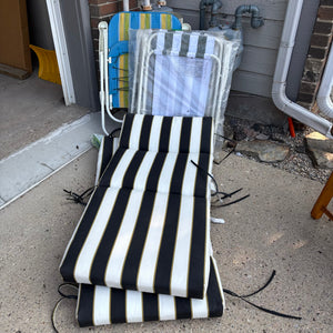 3 Folding Outdoor Chairs and 2 Outdoor Cushions - M374