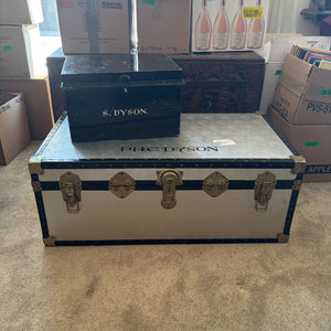 GREAY VINTAGE TRAVEL TRUNK AND METAL MILITARY TRUNK - P253