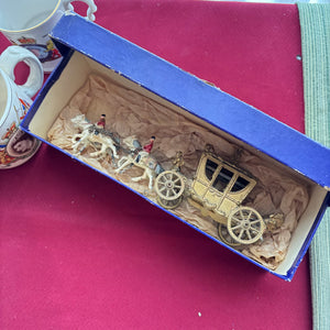 BRITISH ROYALTY GROUPING (MINIATURE CORONATION COACH AND MORE) - P148