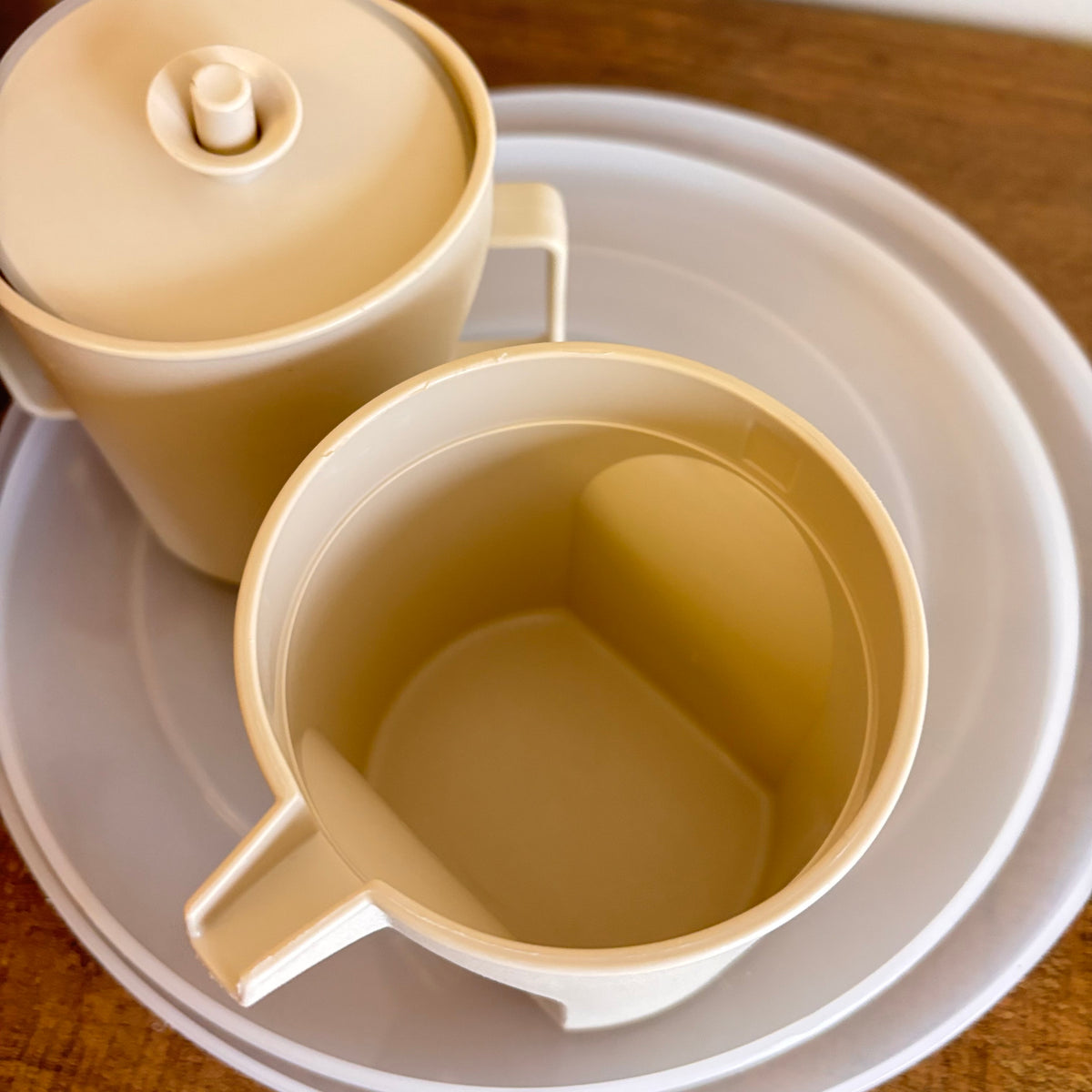 K300 Vintage Kitchen Grouping(Tupperware creamer and more)
