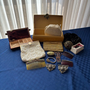 VINTAGE PURSES AND MORE GROUPING - P296