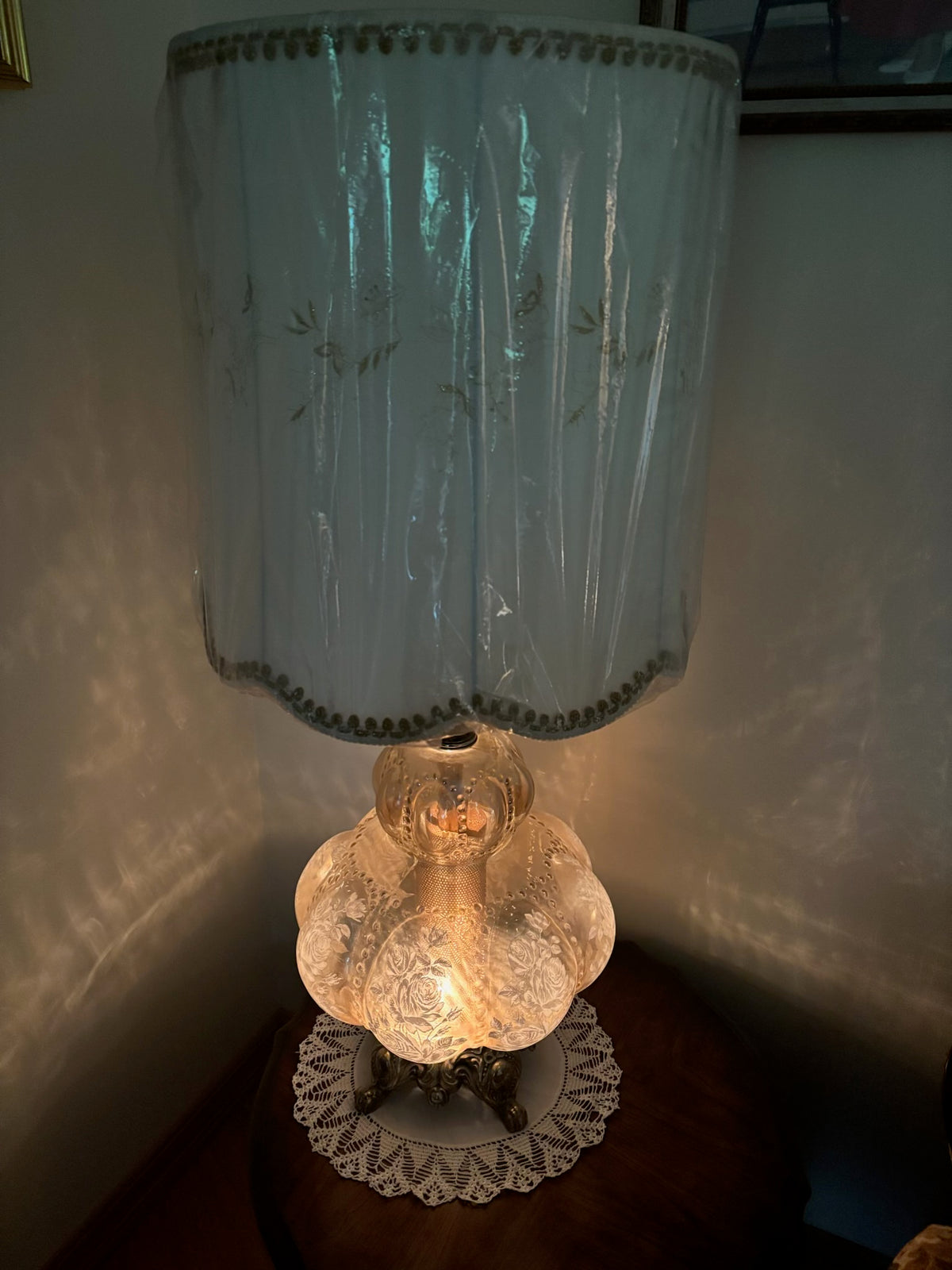 F203C 40” Tall Vintage table lamp with peachy toned art glass base