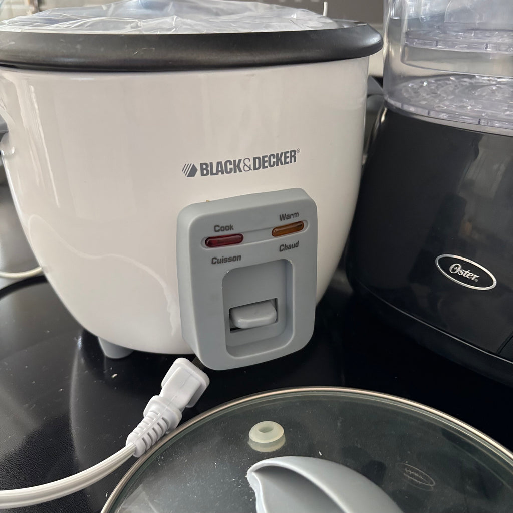 E882 Kitchen grouping (George foreman grill and more)