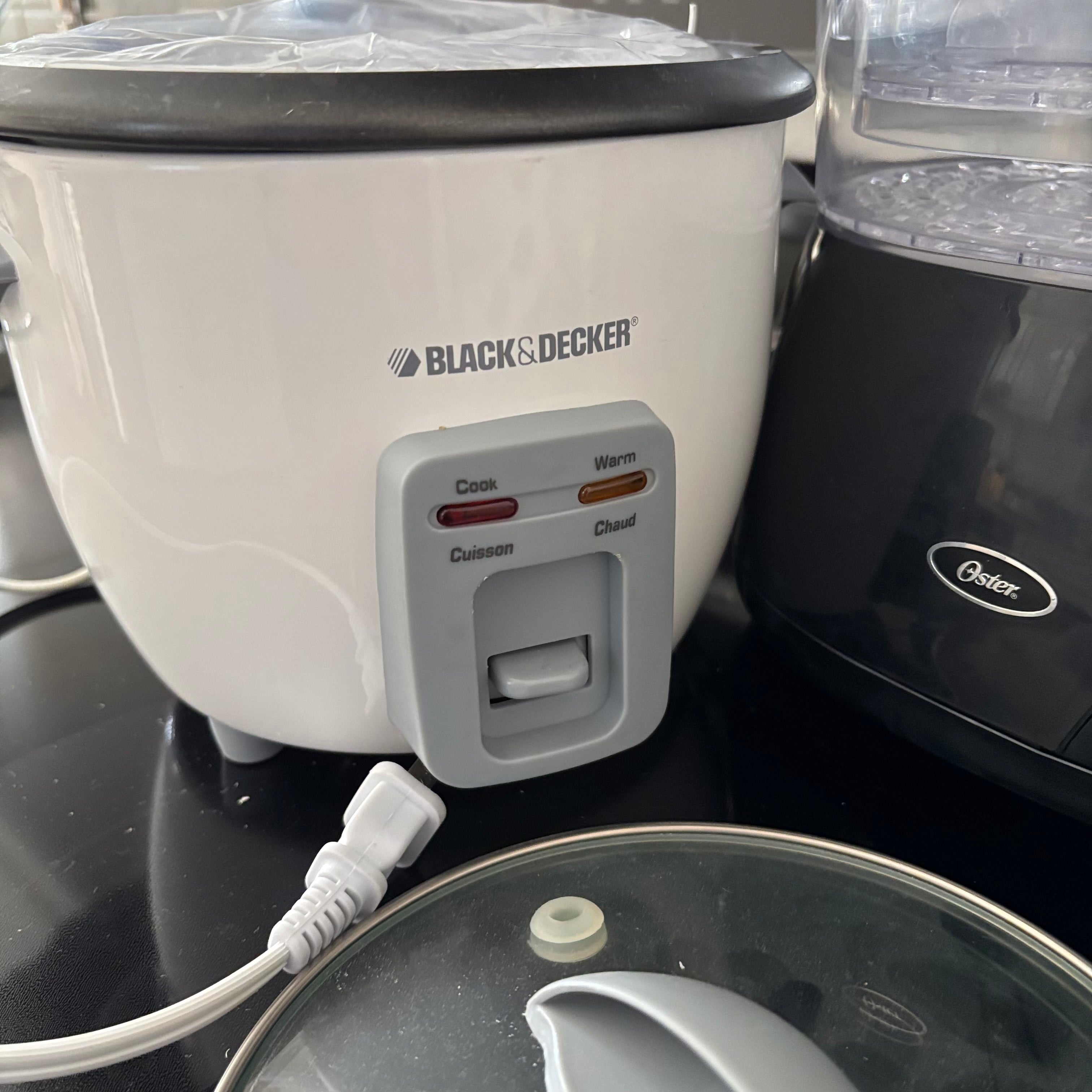 E882 Kitchen grouping (George foreman grill and more)