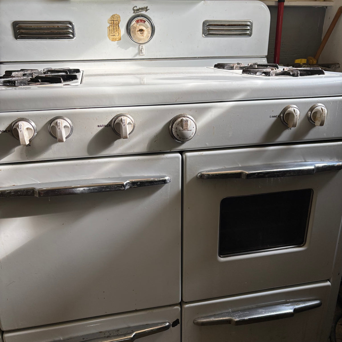 F182 As is vintage gurney gas range
